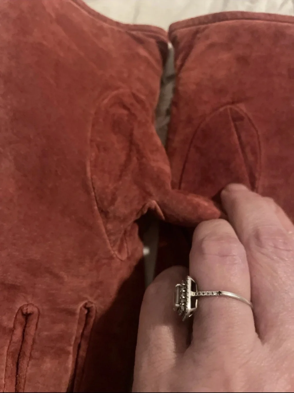 Vintage Woman’s Large Aris 115  Reddish  Suede Leather Gloves Fleece Lined